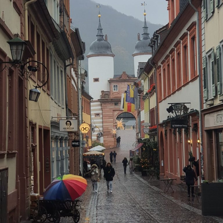 Have you ever joined a free walking tour in other cities? It's my favorite way to get acquainted with new destinations. These tours offer a 